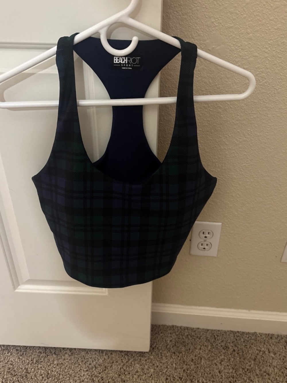 Beach riot tank top brand new size large
